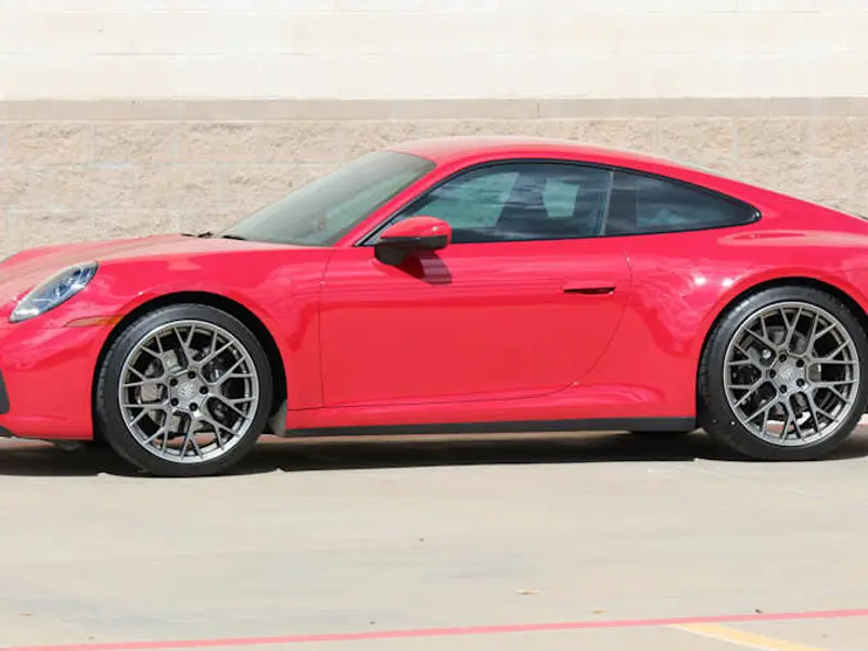 2023 Porsche 911 Carrera 4 — photo 8 of 8