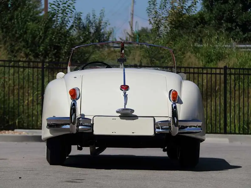 1956 Jaguar XK140 — photo 5 of 8