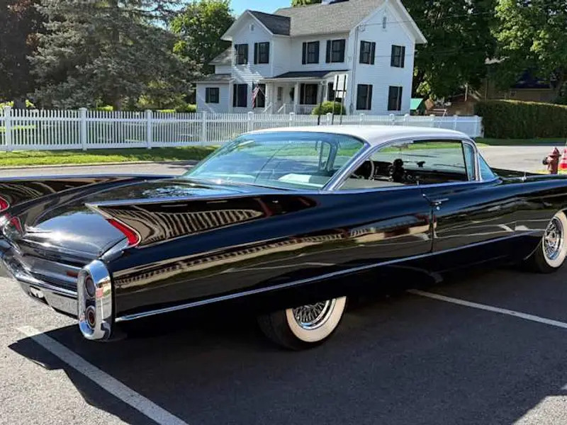 1960 Cadillac Series 62 DeVille — photo 3 of 8