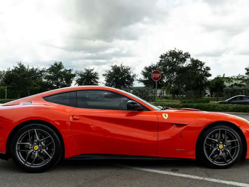 2014 Ferrari F12 — photo 7 of 8