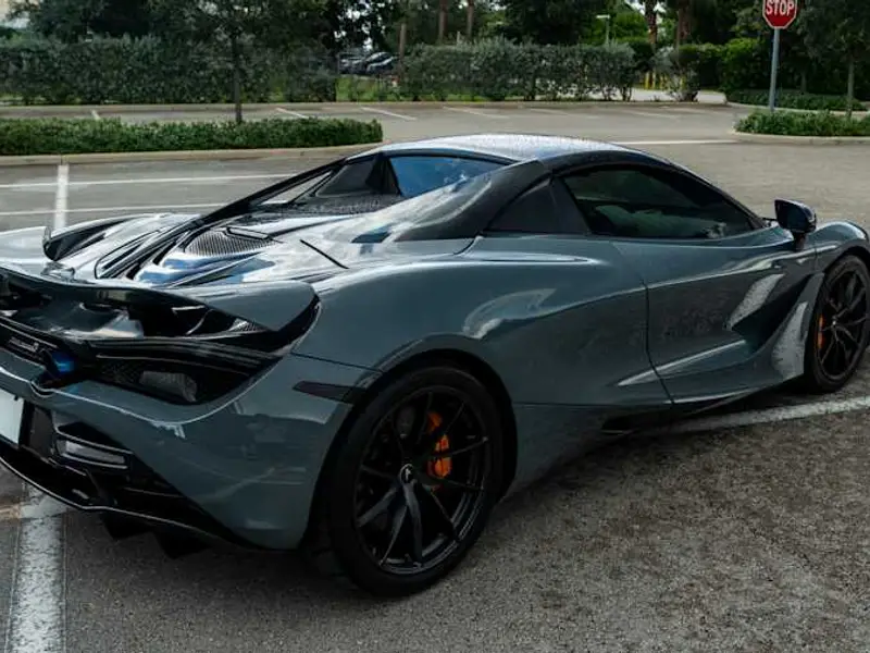 2023 McLaren 720S — photo 3 of 8