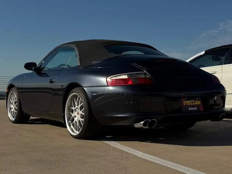 2004 Porsche 911 Carrera — photo 4 of 8