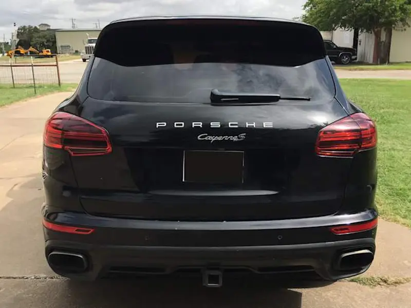 2016 Porsche Cayenne — photo 4 of 8