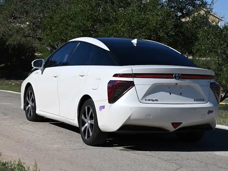 2019 Toyota Mirai — photo 5 of 8
