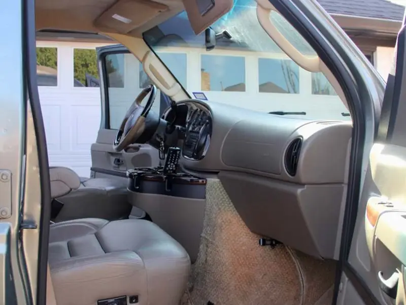 2006 Ford E-350 Regency High Top — photo 8 of 8