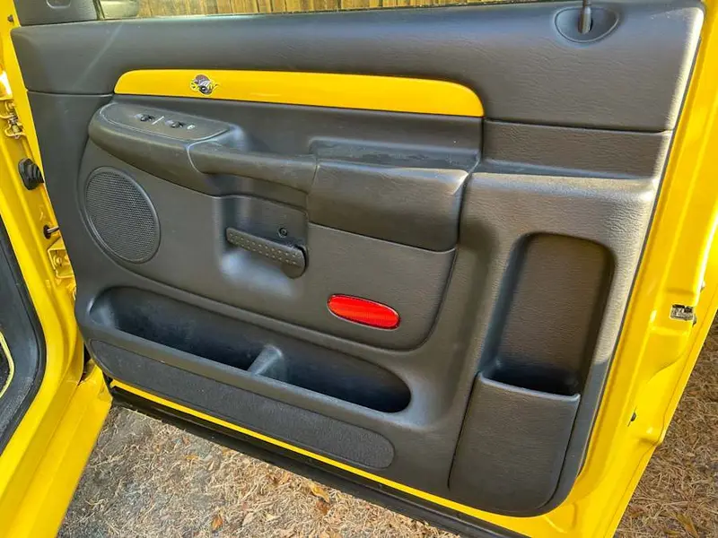 2005 Dodge Ram 1500 Rumble Bee — photo 8 of 8
