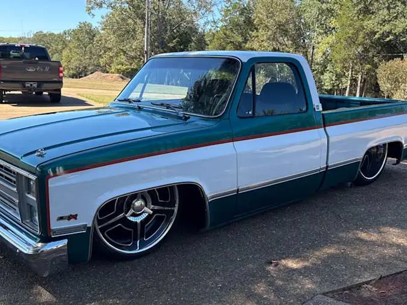 1986 Chevrolet C10 — photo 1 of 8