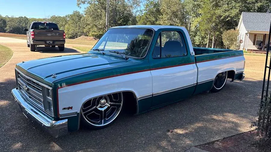 Green/White 1986 Chevrolet C10