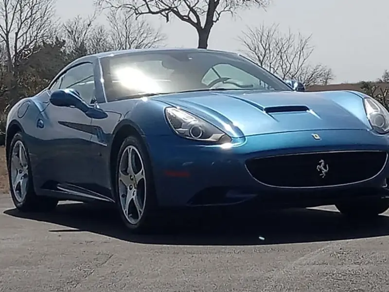 2011 Ferrari California — photo 8 of 8