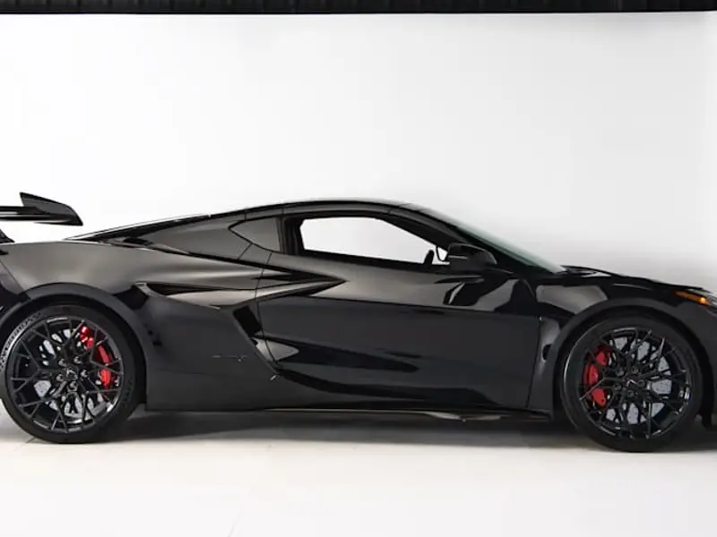 2026 Chevrolet Corvette ZR1 3LZ — photo 2 of 8
